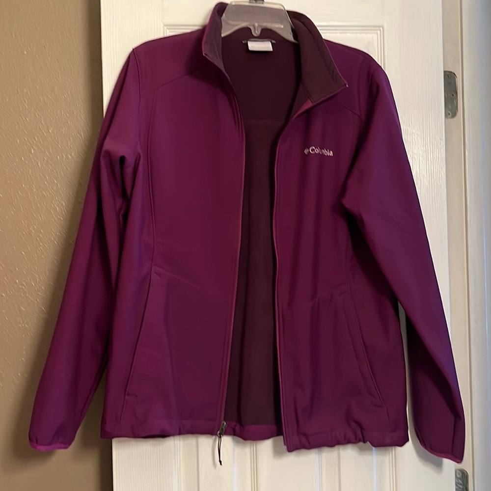 Women’s Colombia purple jacket, size large